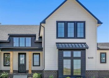 A Hardie® Board Siding Buyers Guide: Pros, Cons, and Performance | Fixr